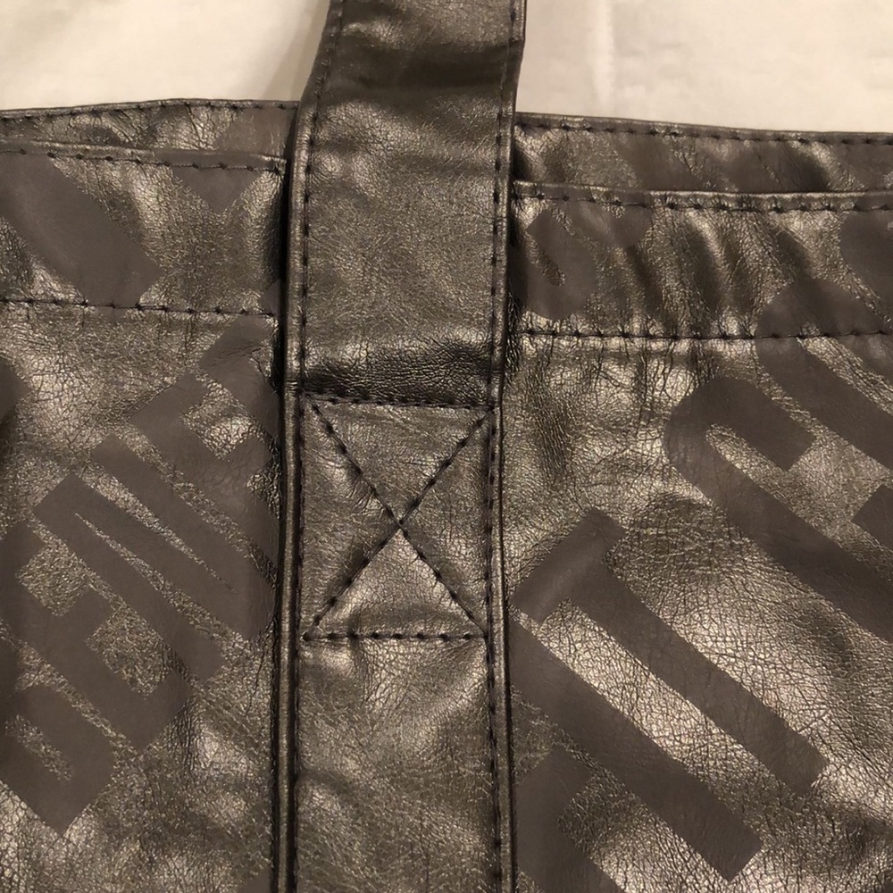 ā¤ļøBENEFIT Tote make up bag! Color: gunmetal with orange writing! Prelovedš©¶ - Picture 12 of 15